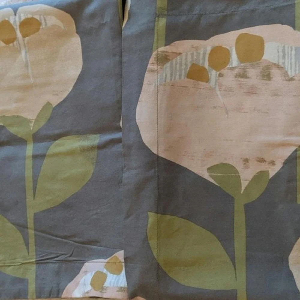 Company Store Gray Floral Blush Organic Cotton Pillow Shams (2) EUC, Boho, Artsy